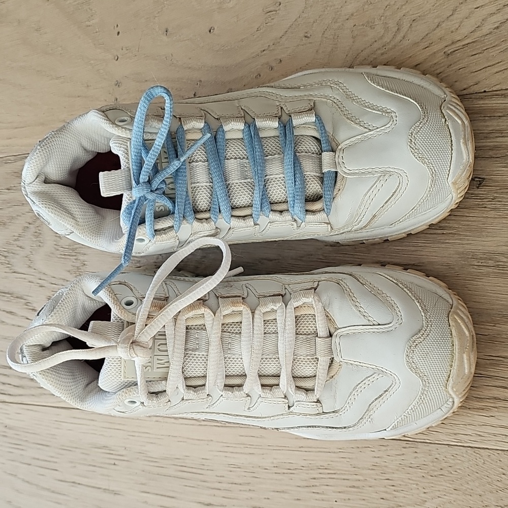 Sketchers Work Slip Resistant Restaurant Shoes hooters
